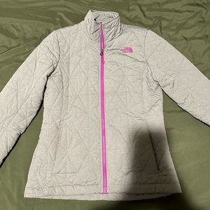 North face jacket. Size small. Worn only a handful of times.